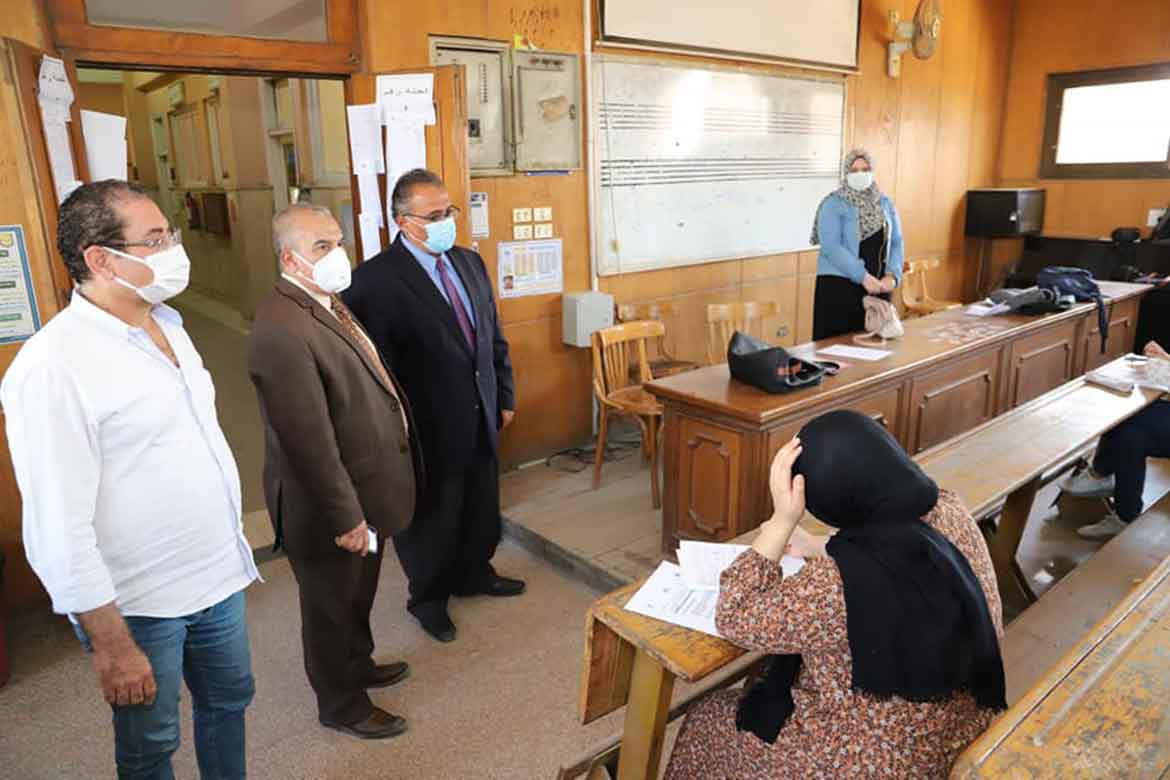 The Vice President of Ain Shams University inspects the examination committees at the Faculty of Specific Education