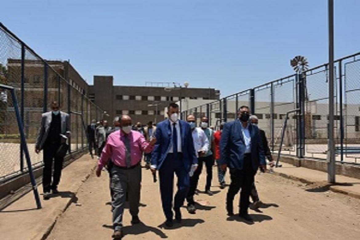 The President of Ain Shams University and the deputies inspect the administrative headquarters of the Faculty of Veterinary Medicine