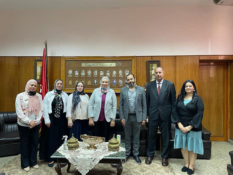 Faculty of Al-Alsun organizes a symposium on reproductive health and its impact on population increase in cooperation with the National Population Institute