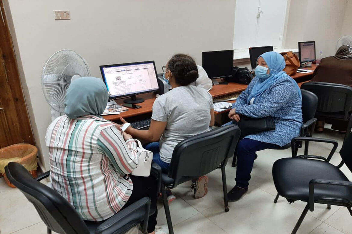 High school students continue to turnout on the E-coordination labs at Ain Shams University in the second stage