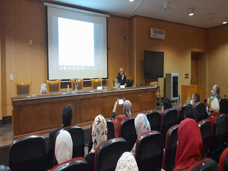 Director of the Translation Department at the World Bank during a seminar at the Faculty of Al-Alsun confirms: The human element is indispensable in the future of translation