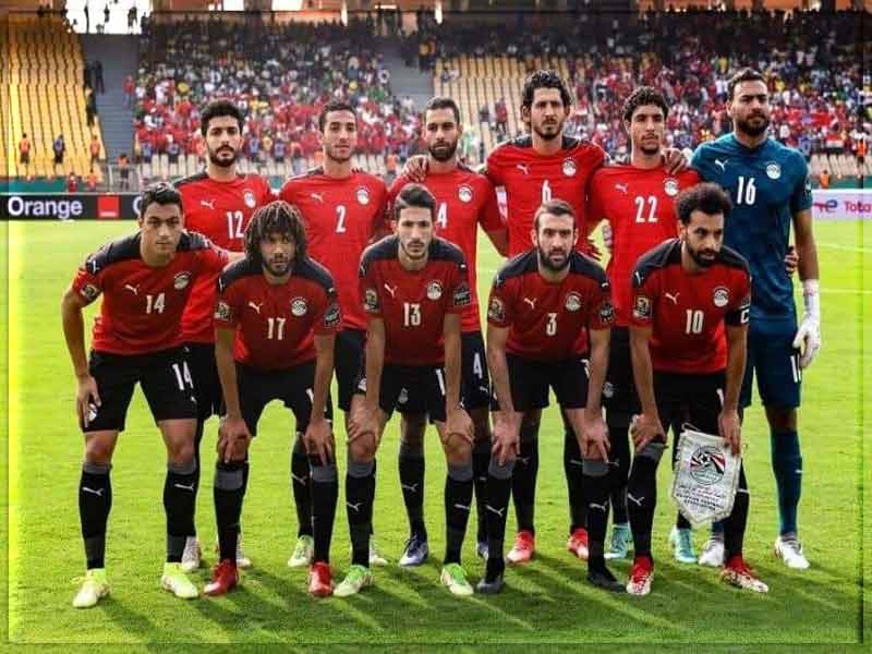 طلاب الجامعات يشاركون في تشجيع المنتخب القومي بالكاميرون