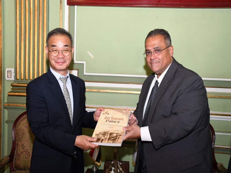 Ain Shams University receives the President of the University of Korean Cultural Heritage to discuss ways of joint cooperation