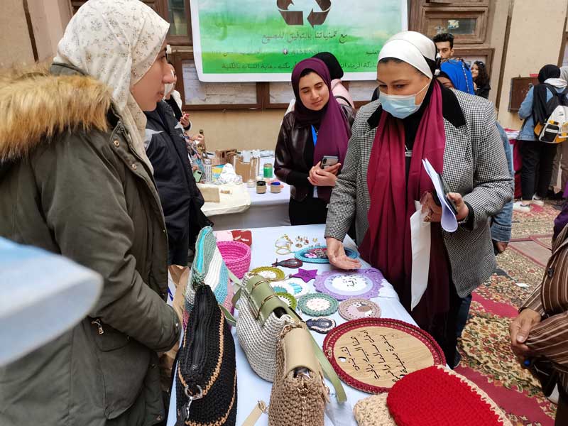 The Dean of the Faculty of Al-Alsun inaugurates the recycling competition