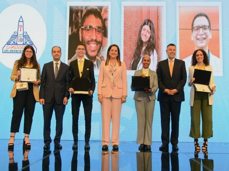 Honoring the university team that won third place at the level of policy papers participating in the Youth for Development Initiative