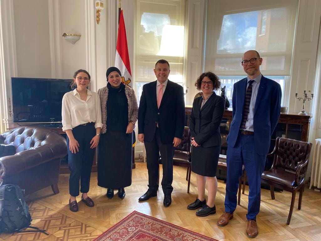 The President of Ain Shams University meets with the coalition of British universities participating in the Glasgow Climate Summit