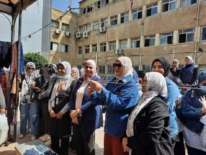 The Dean of the Faculty of Girls inaugurates the free charitable exhibition for female students