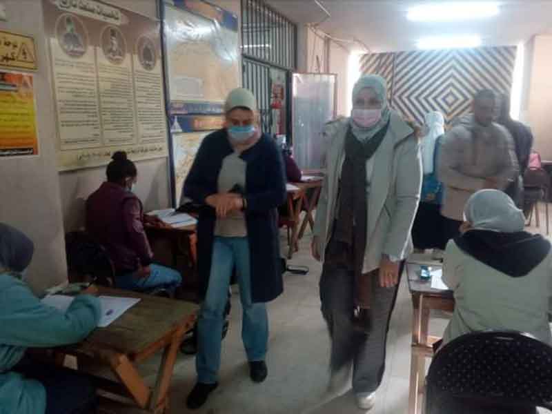 The Dean and the Vice Dean of the Faculty of Girls inspect the process of the first semester exams in the faculty