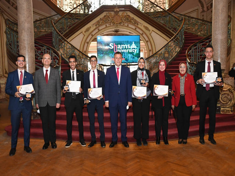 The President of Ain Shams University honors the Faculty of Business team winners of the first place in the CFA Research Competition